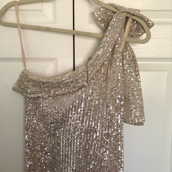 Ieena Mac Duggal Champagne and Silver Sequin One Shoulder Gown Size 8 - Picture 9 of 14